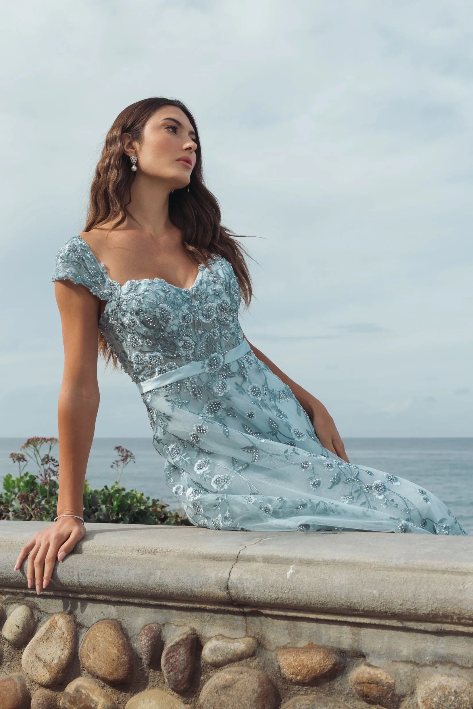 Blue floral embroidered sweetheart neckline midi dress