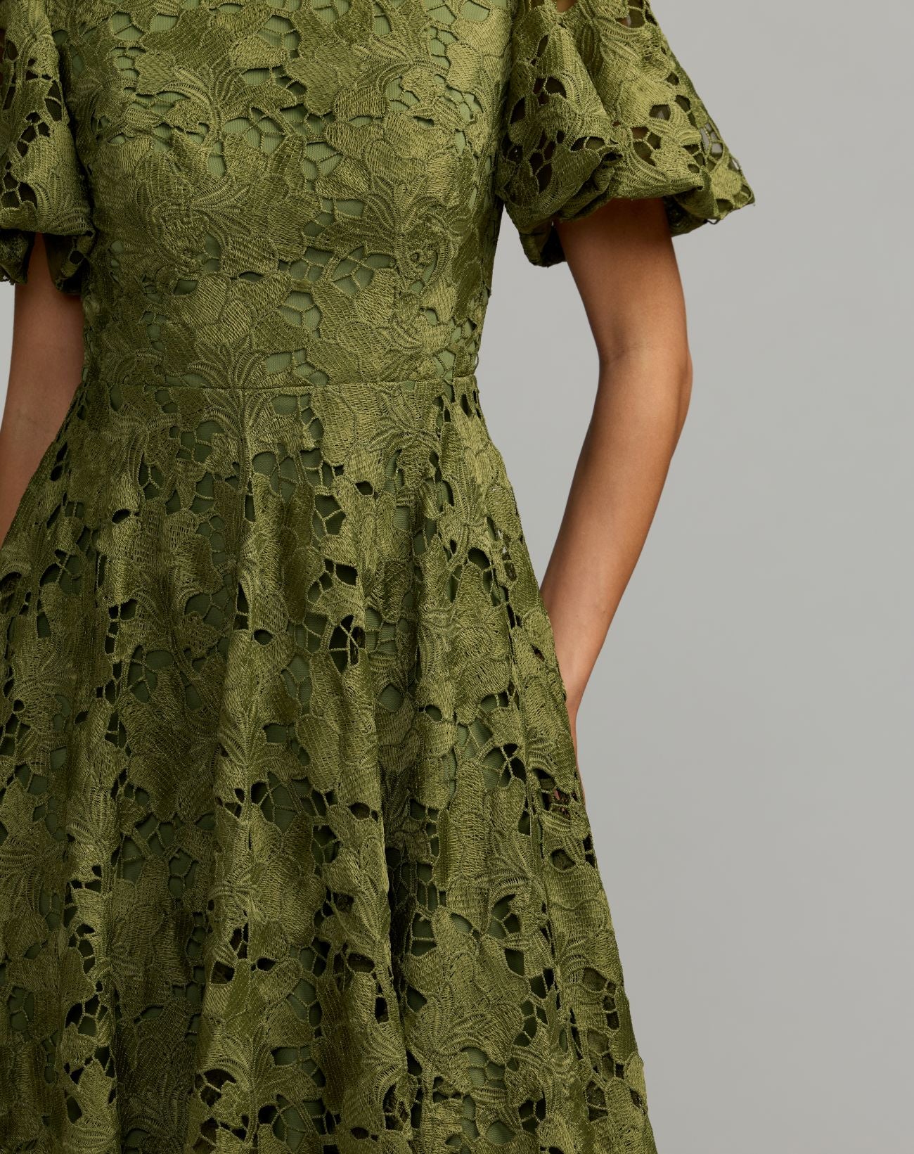 Green Floral Lace Flutter Sleeve Midi Dress