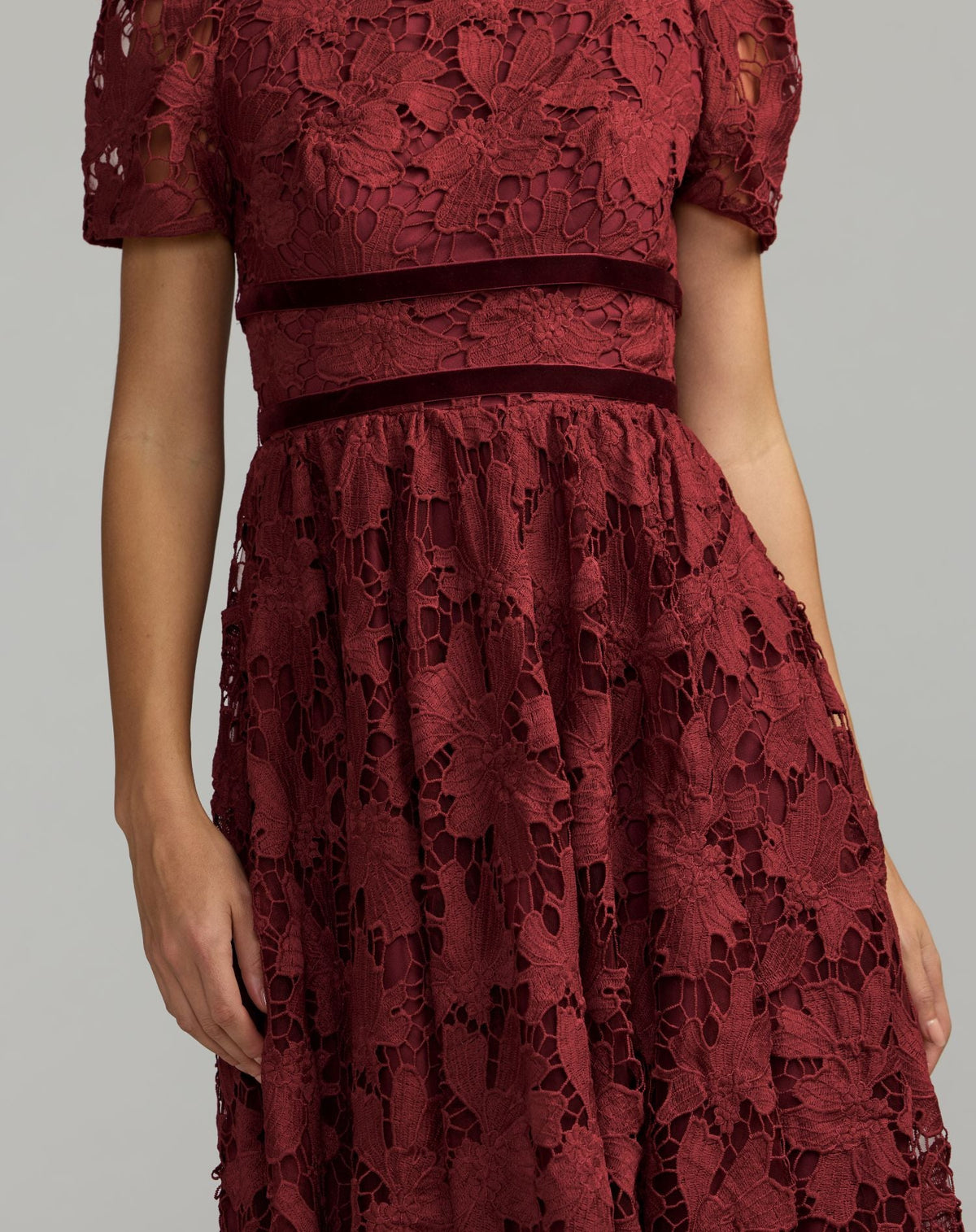 Mac Duggal #21210 burgundy lace midi dress close-up detail