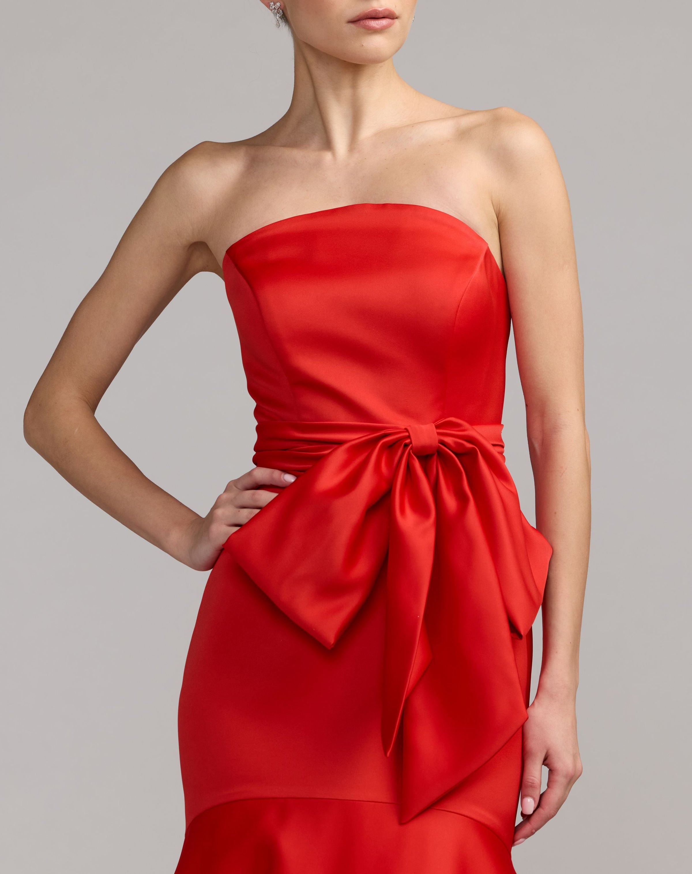 Mac Duggal #21253 red strapless satin mermaid gown close-up