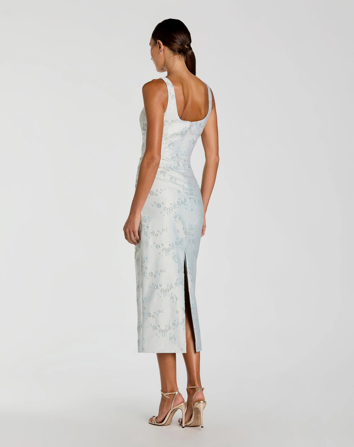 Back view of Mac Duggal 21377 showing concealed zipper and back vent slit detail