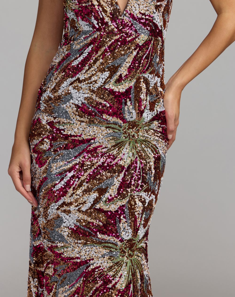 Mac Duggal #21391 berry sequin gown plunging halter close-up