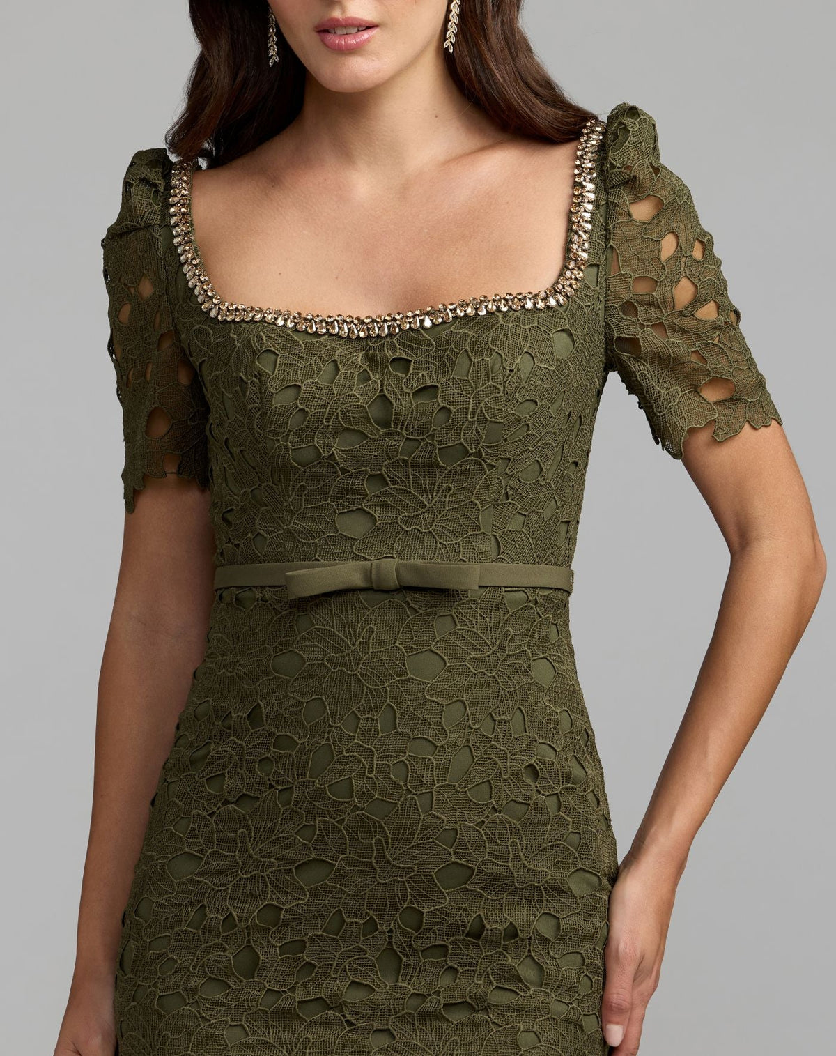 Mac Duggal #21397 olive lace midi dress close-up