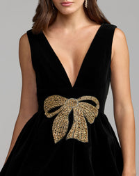 Mac Duggal #21430 beaded bow close-up