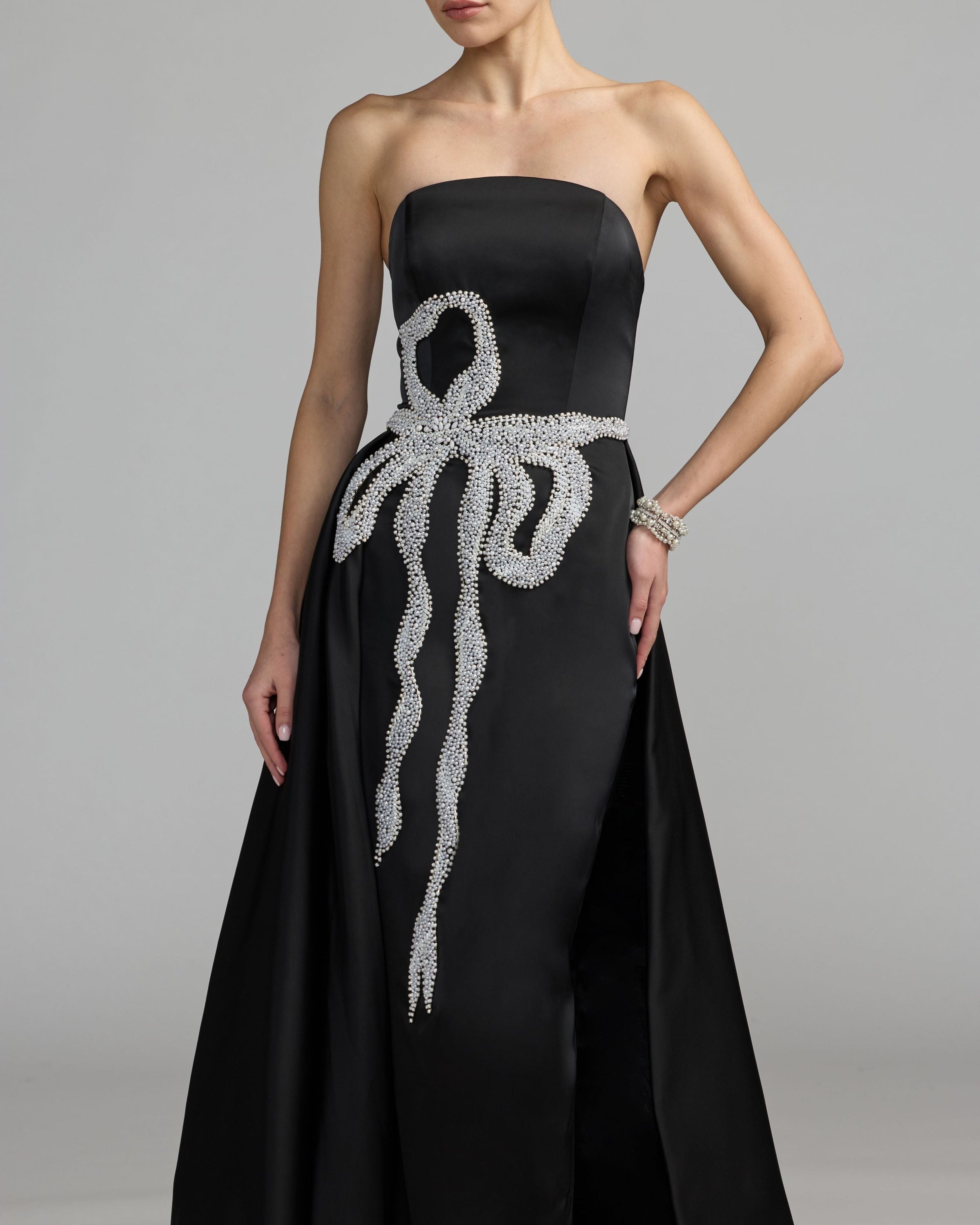 Mac Duggal #2317 black white hand beaded bow waist detail