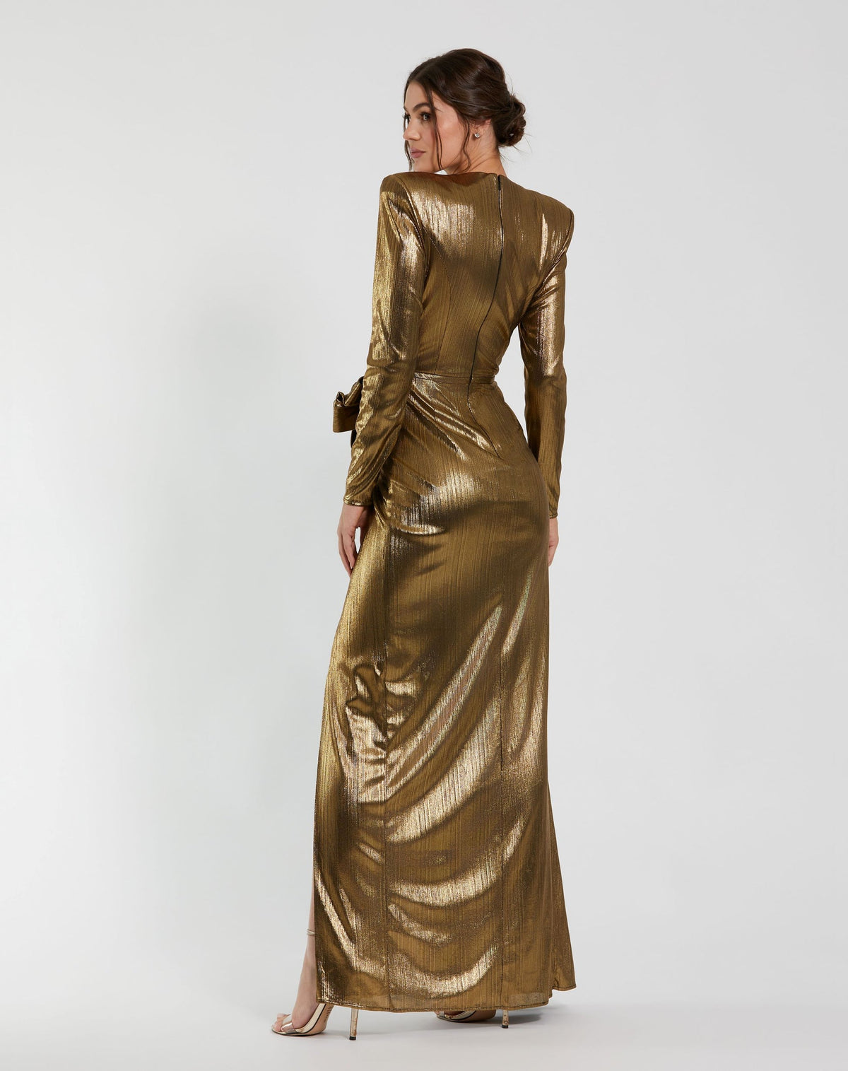 Metallic Jersey Long Sleeve Gown With Bow - Gold