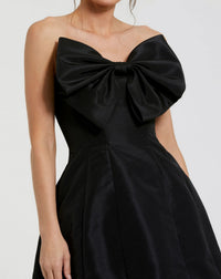 Mac Duggal #49210 black oversized bow detail close-up