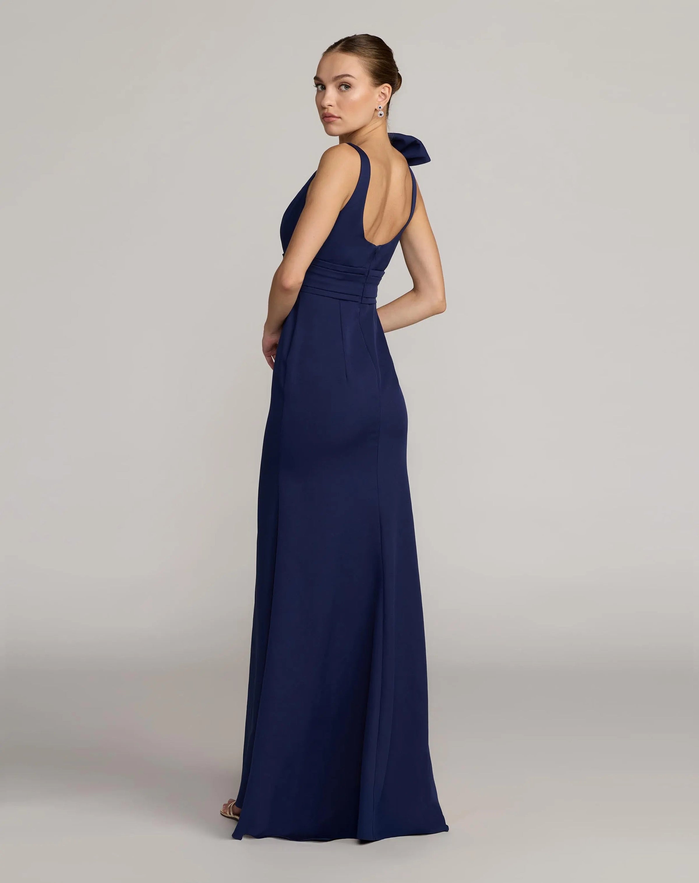 Mac Duggal #49964 navy scoop neck trumpet gown with bow