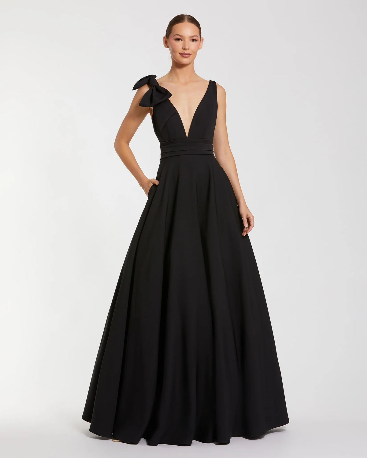 Sleeveless Plunge Neck Ball Gown With Bow Detail - Black