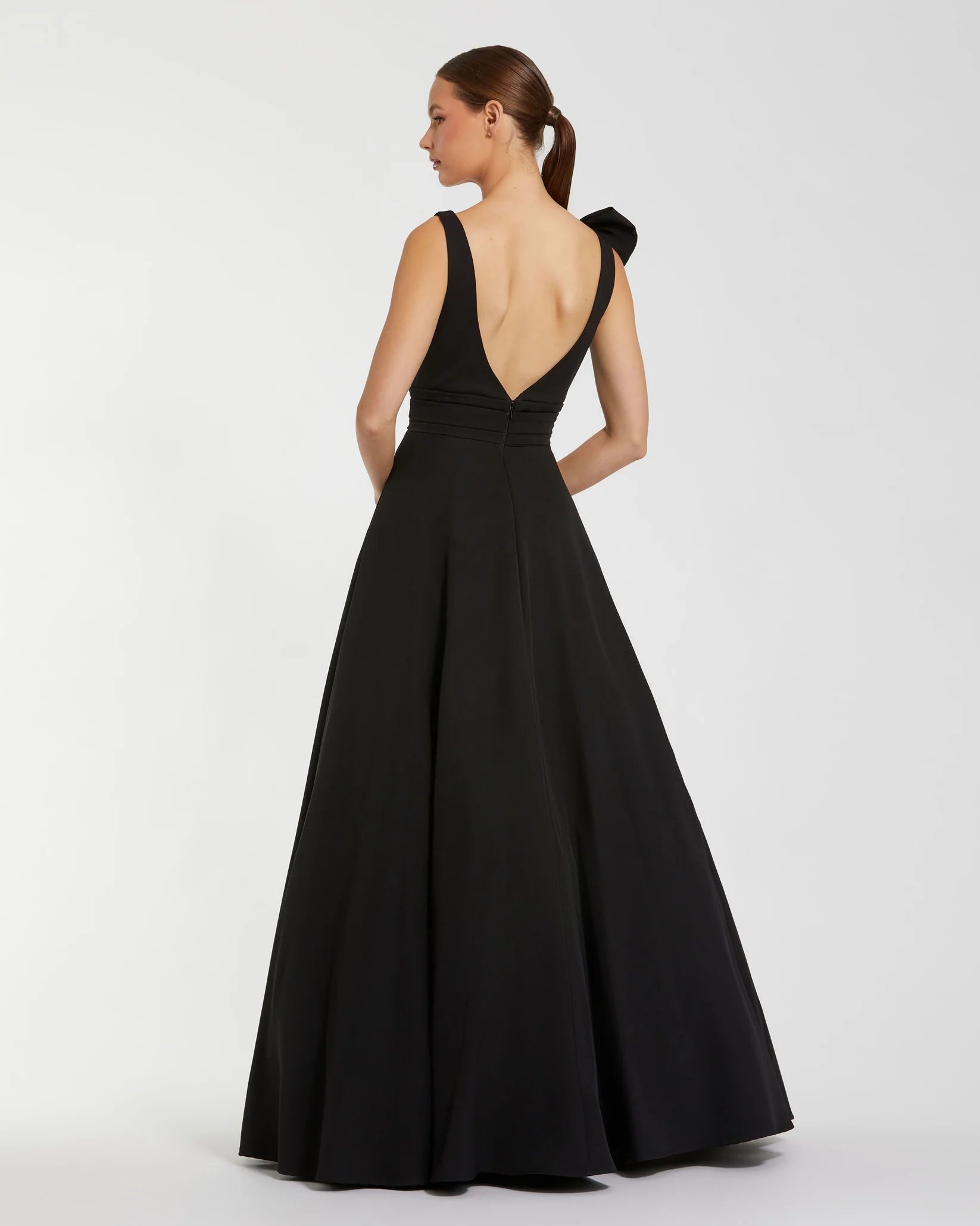 Sleeveless Plunge Neck Ball Gown With Bow Detail - Blue