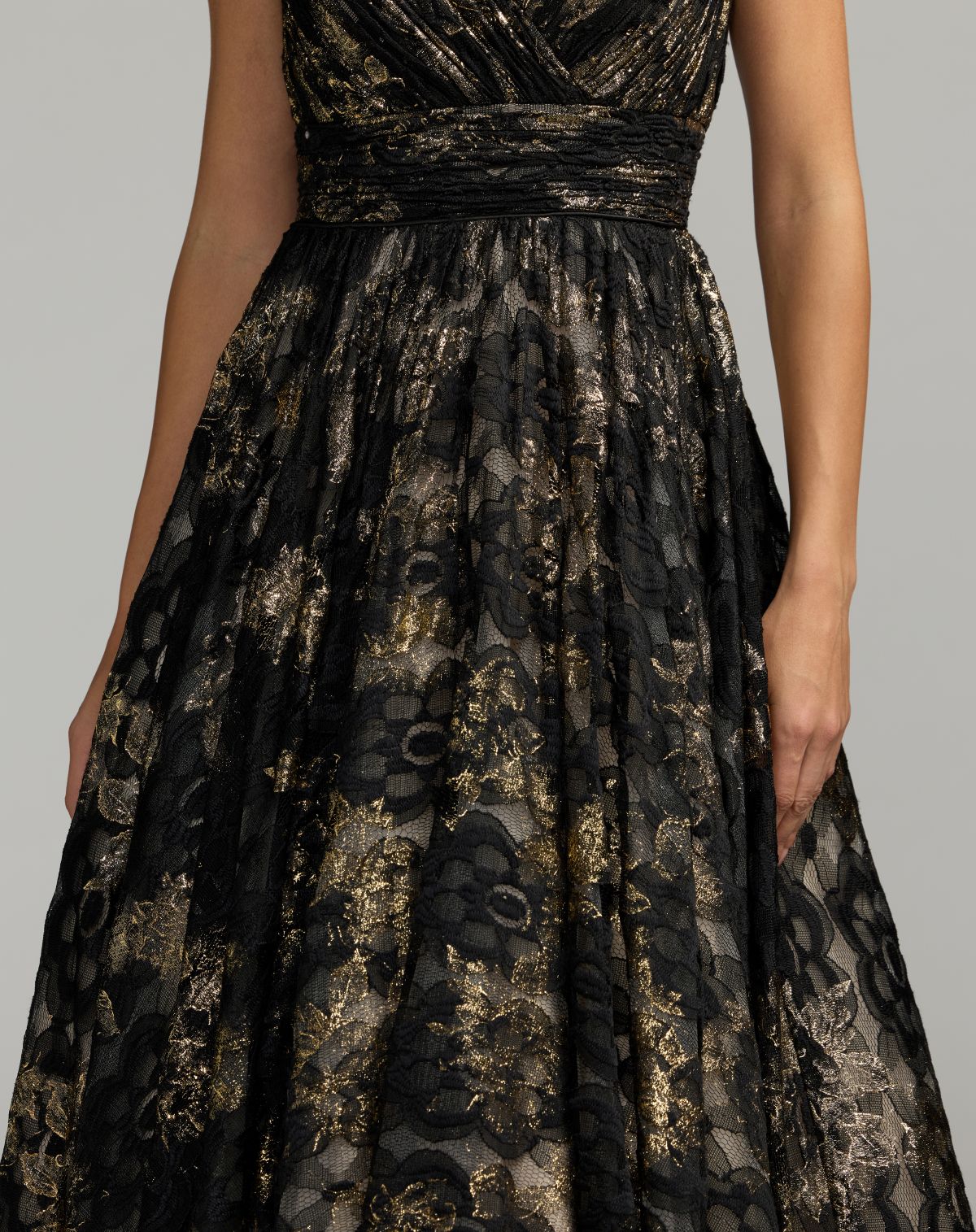 Mac Duggal #50186 metallic lace close-up