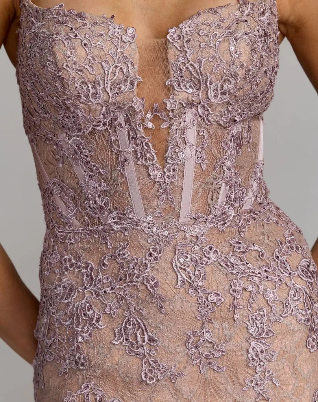 Very Close-up: Mac-Duggal-Vintage-Lilac-Lace-Bustier-Sweetheart-Neckline-Detail