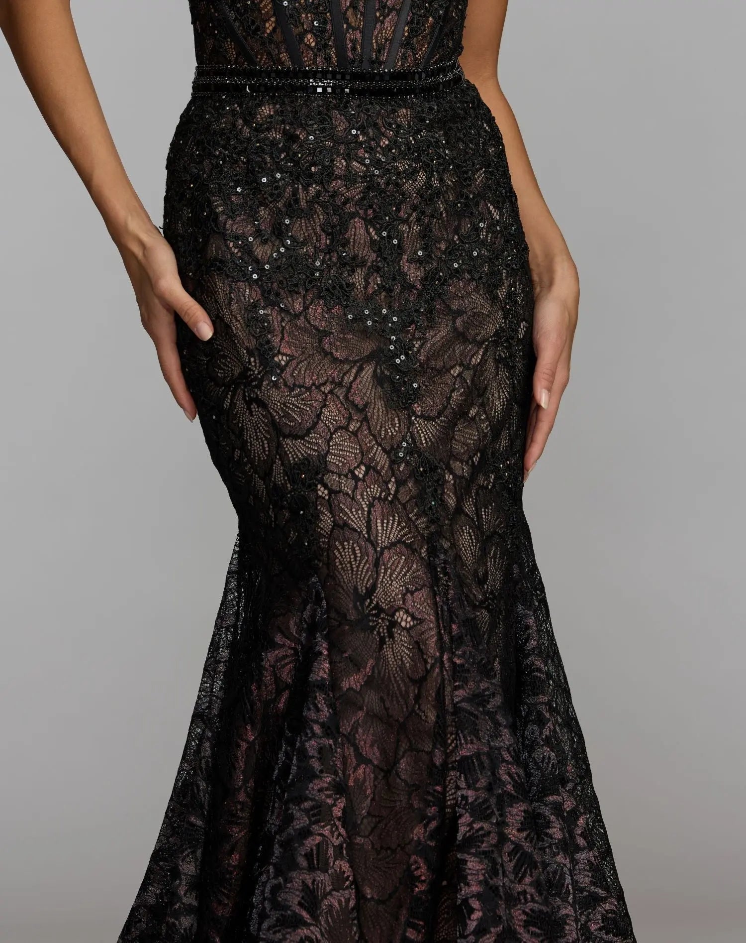 Mac Duggal #79308 black lace trumpet gown corset bodice detail