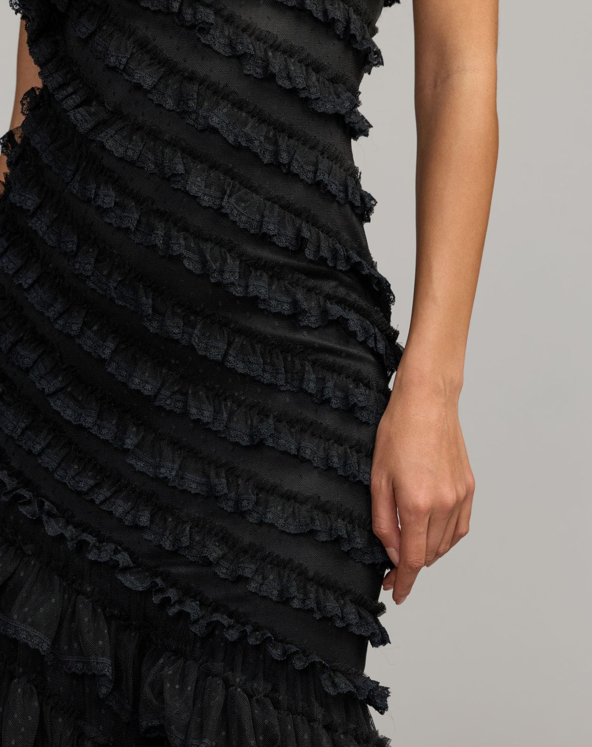 Mac Duggal #8383 black sleeveless one shoulder lace trim ruffle gown close-up