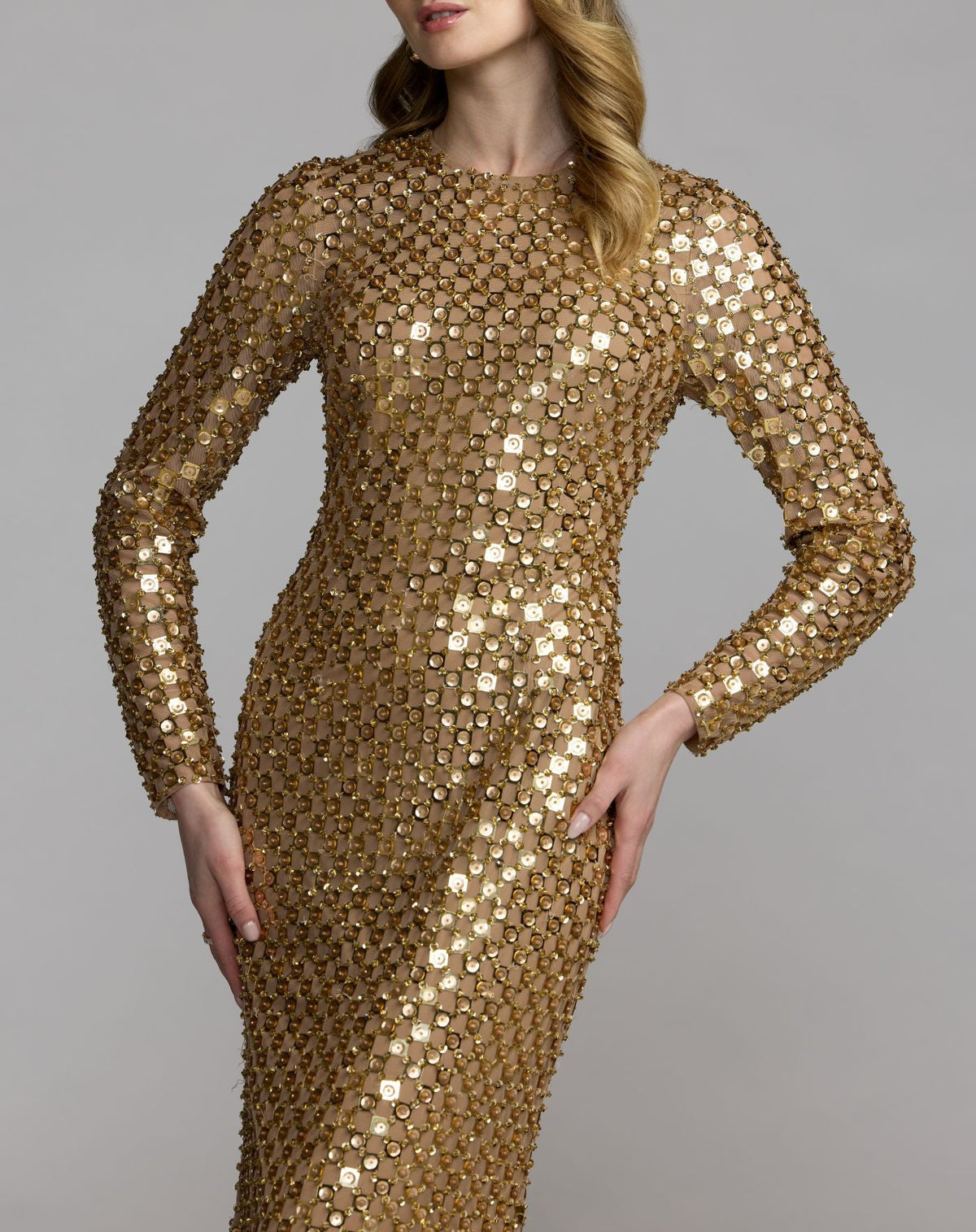 Mac Duggal #94136 gold geometric sequin long sleeve column gown close-up