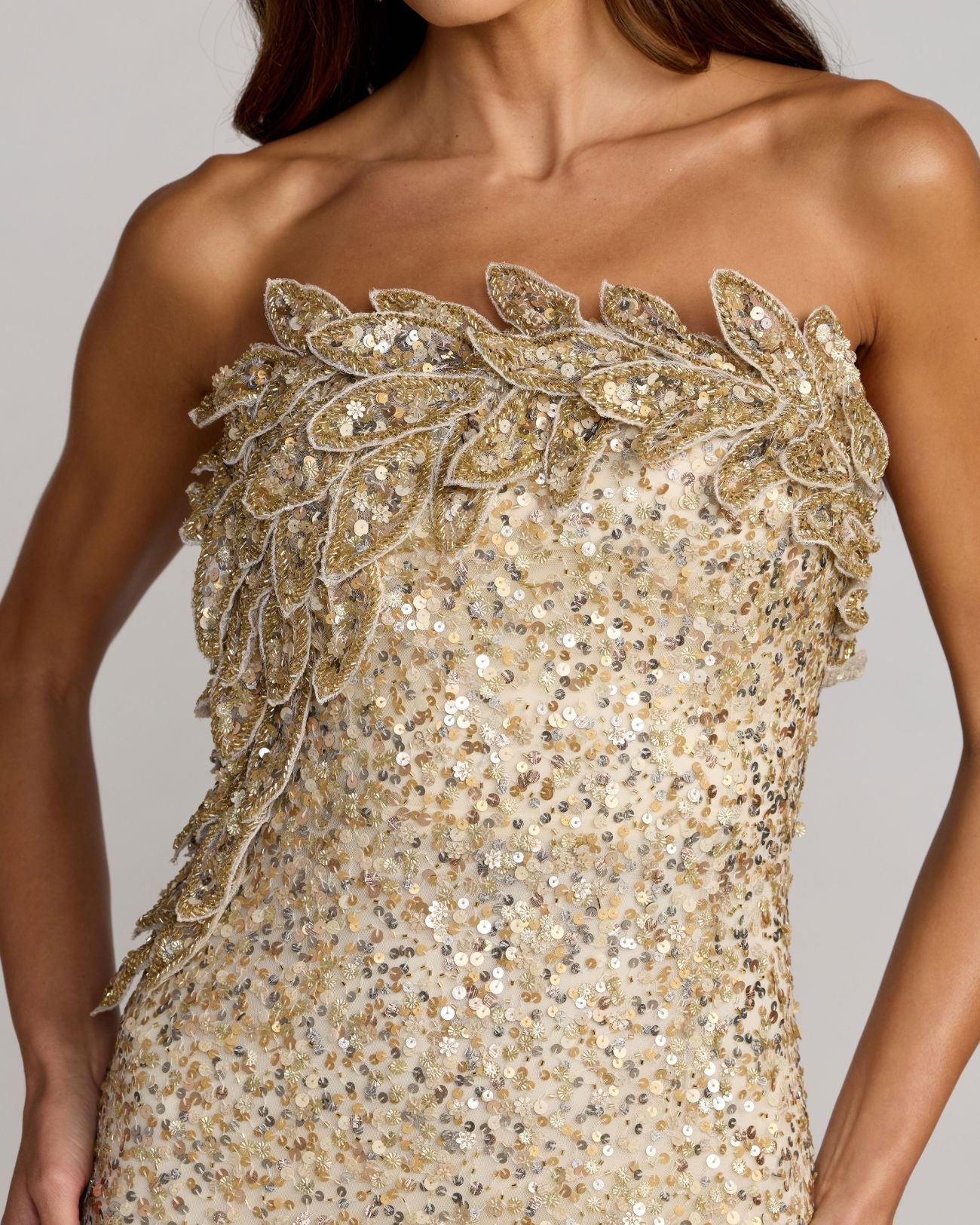 Strapless mermaid gown with 3D floral appliqué - Gold