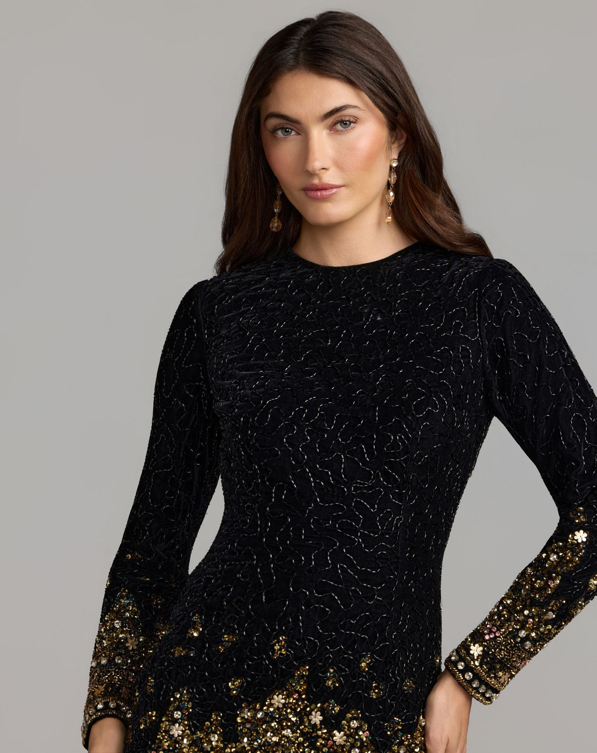 Mac Duggal #94422 black gold velvet long sleeve mini dress close-up