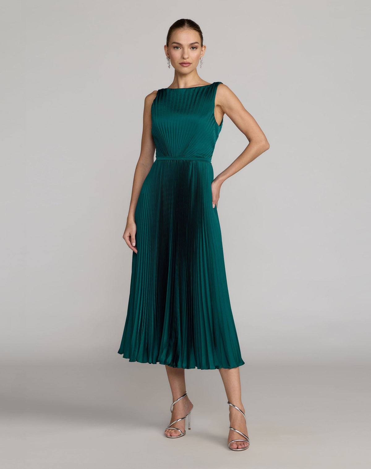 Mac Duggal #56326 Ocean Blue pleated sleeveless midi dress