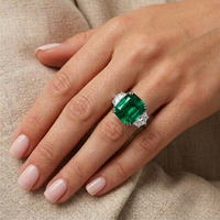 9 Carat, Radiant Cut, Cocktail Ring, Emerald green 