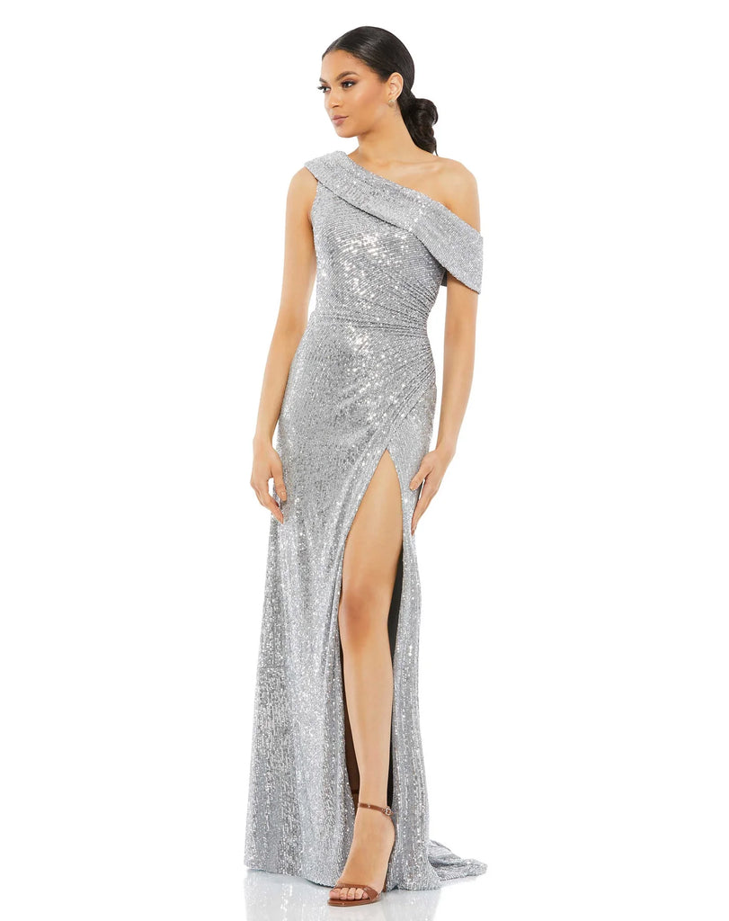 This elegant Mac Duggal platinum silver sequin, evening dress is a beautiful, long, floor-length, simple and sleek, sequined off-the-shoulder evening gown with a fitted ruched bodice. The floor-length skirt features a sweeping train and a sexy thigh-high slit. This gown is perfect for proms, black-tie affairs, weddings and special events!