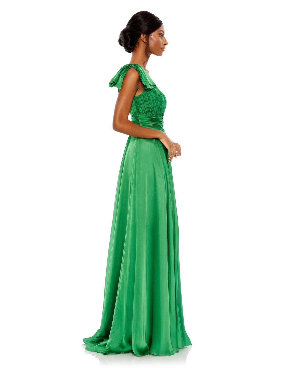 This elegant Mac Duggal one-sleeved emerald green, dress is a stunning formal gown for special occasions. With beautiful draped asymmetric detail across one shoulder and an empire bust together with a flower skirt, this elegant gown will truly have you feeling like the belle of the ball side view